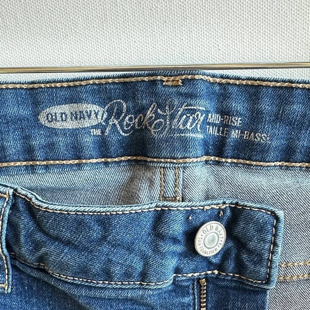 Old Navy Rockstar Mid Rise Cropped Jeans Dark Wash Skinny Ankle Sz 16 - Picture 2 of 11